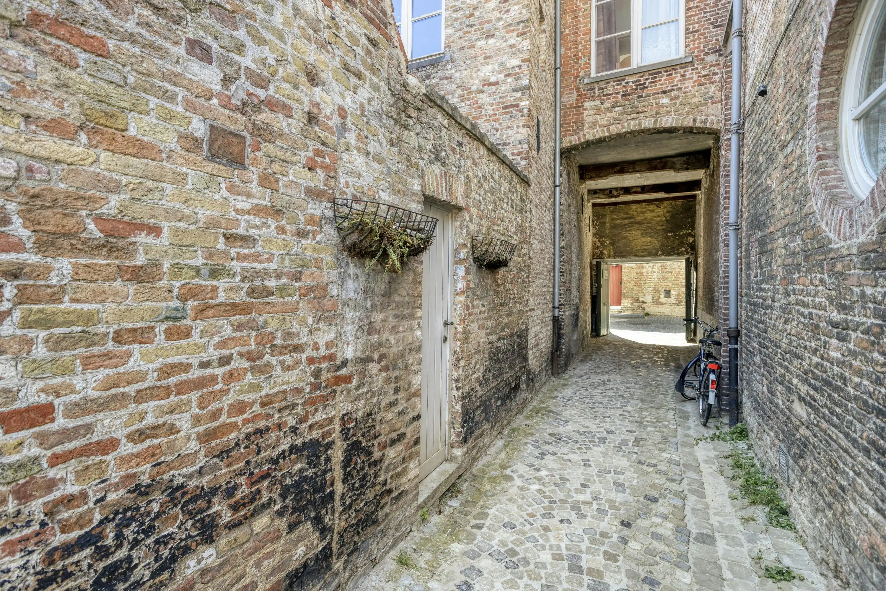 Authentiek huis te koop in het hart van Brugge foto 18