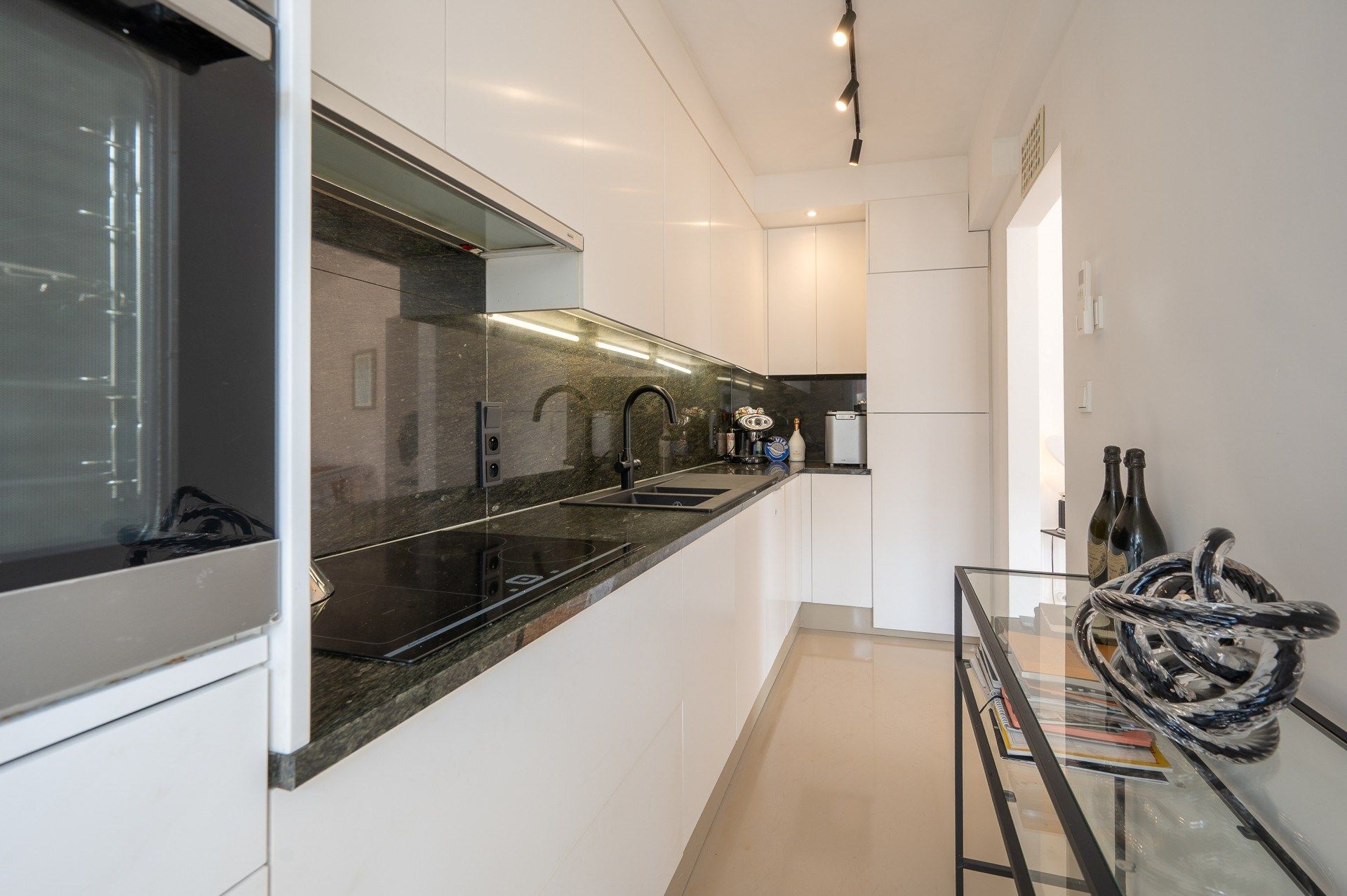  Zonnig hoekappartement op de hoek van de Lippenslaan en de Zoutelaan, met 2 slaapkamers. foto 6