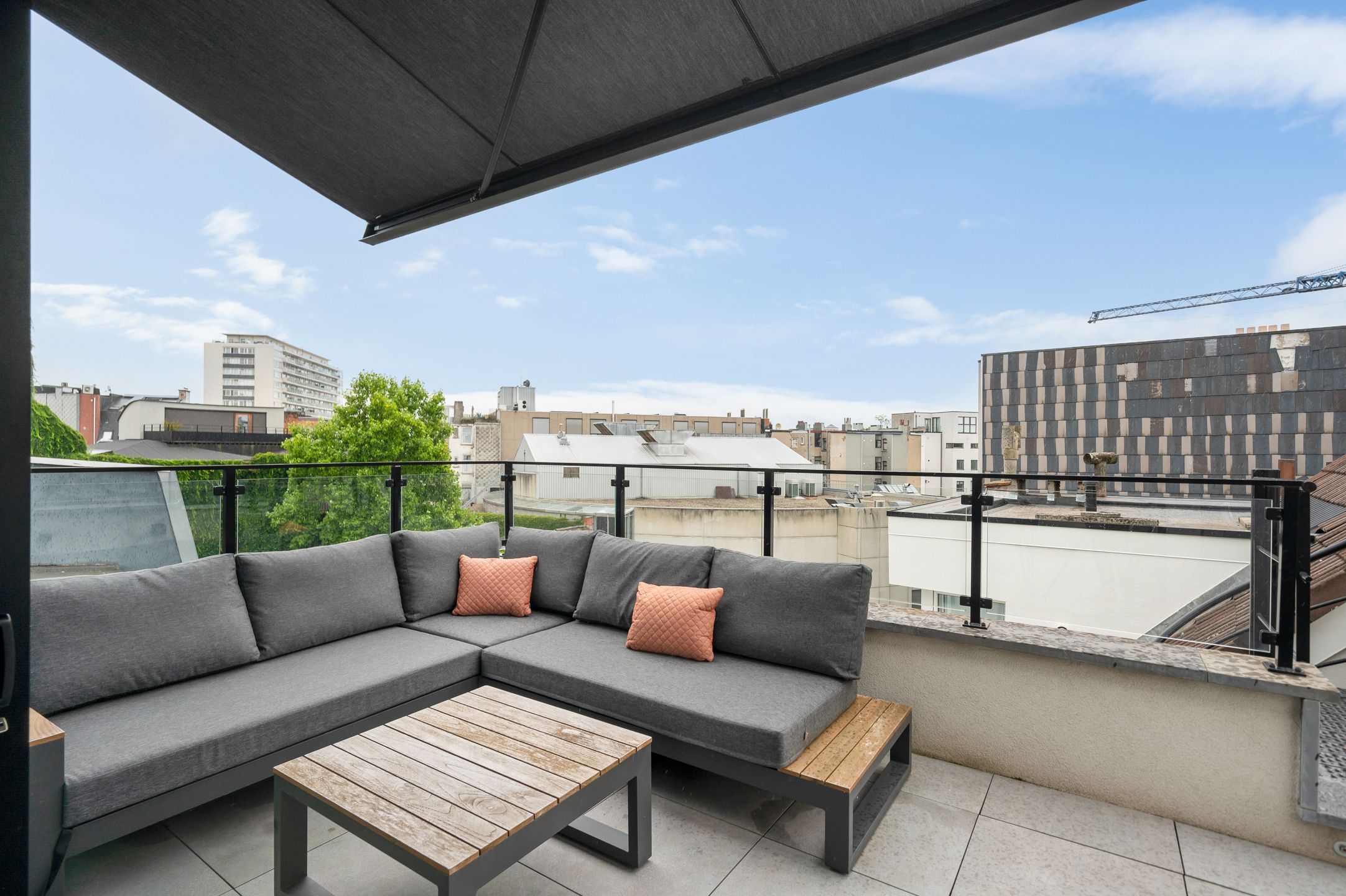 Upside down-woning met dakterras en parking foto 25