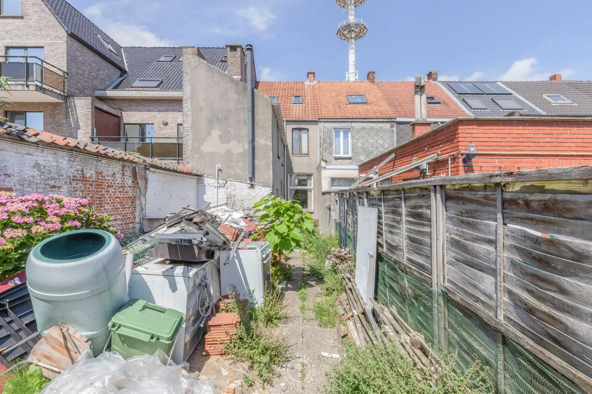 Te renoveren woning met garage in het centrum van Sint-Niklaas foto 7