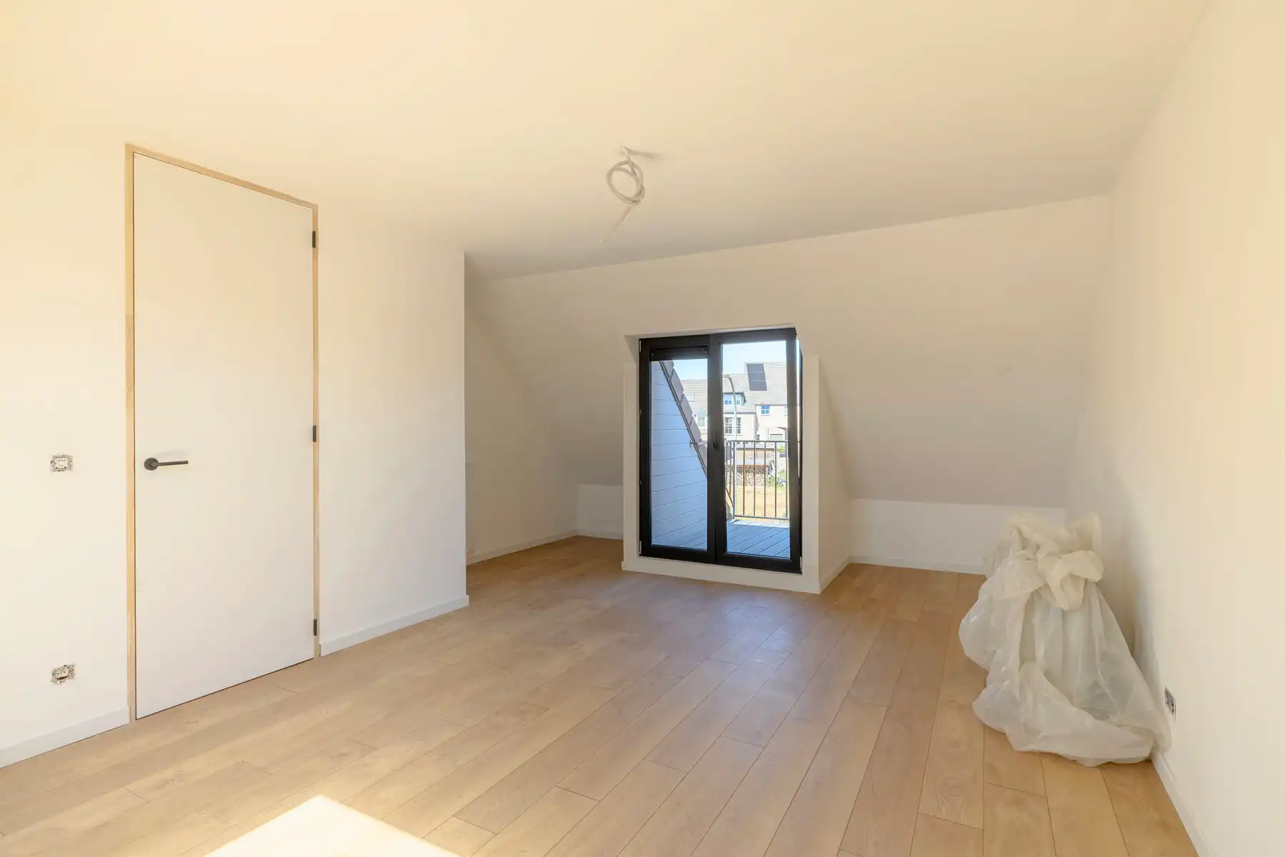 Gerenoveerde woning met 3 slaapkamers en tuin foto 16