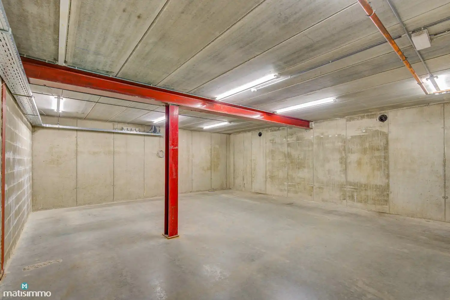 RUIM HANDELSPAND (SHOWROOM/BUREAU EN ZEER GROOT MAGAZIJN) MET VEEL MOGELIJKHEDEN TE BILZEN foto 24