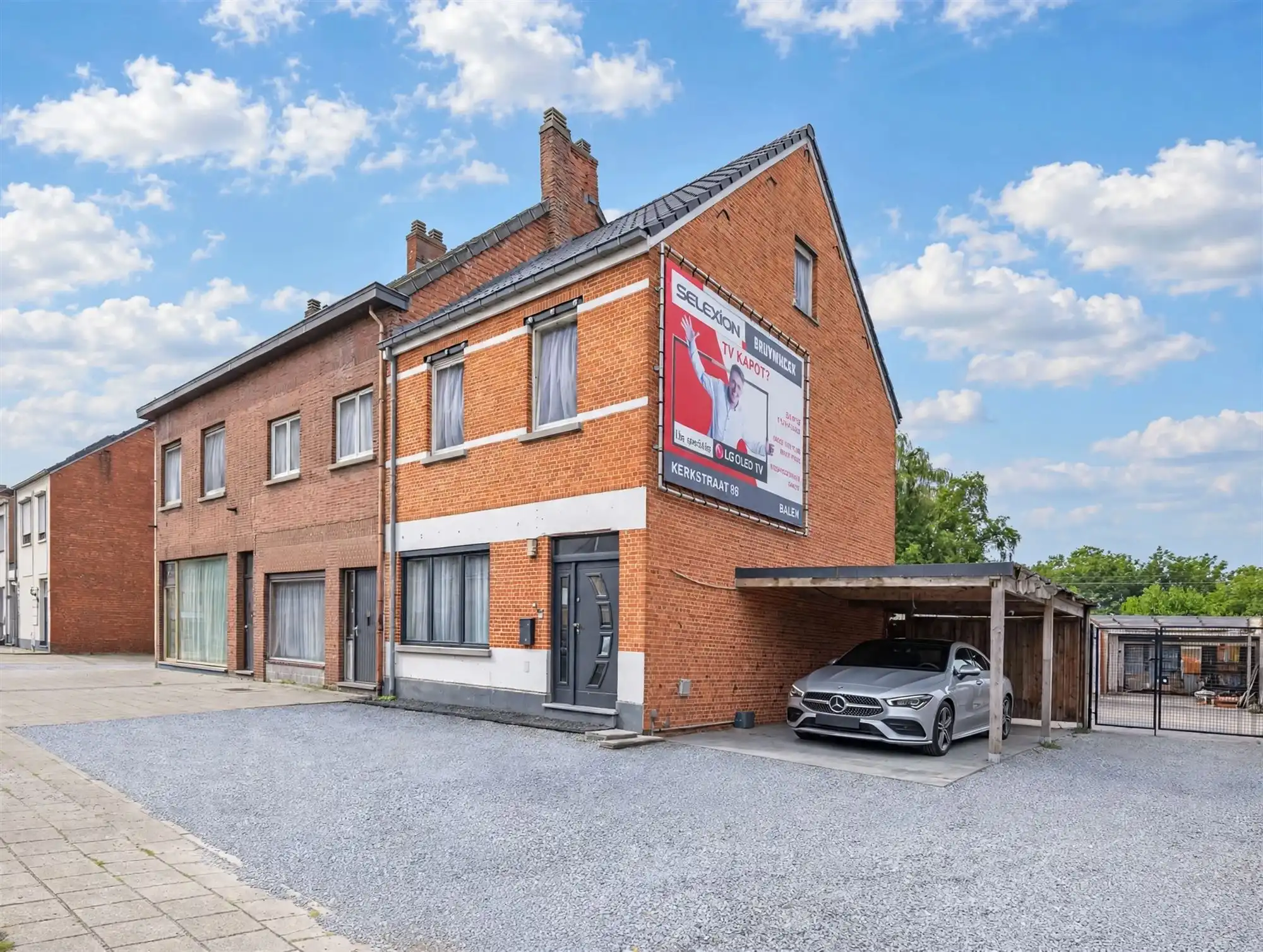 instapklare 3 gevelhuis op 945 m² met 6 slpks en 4 garages foto 3