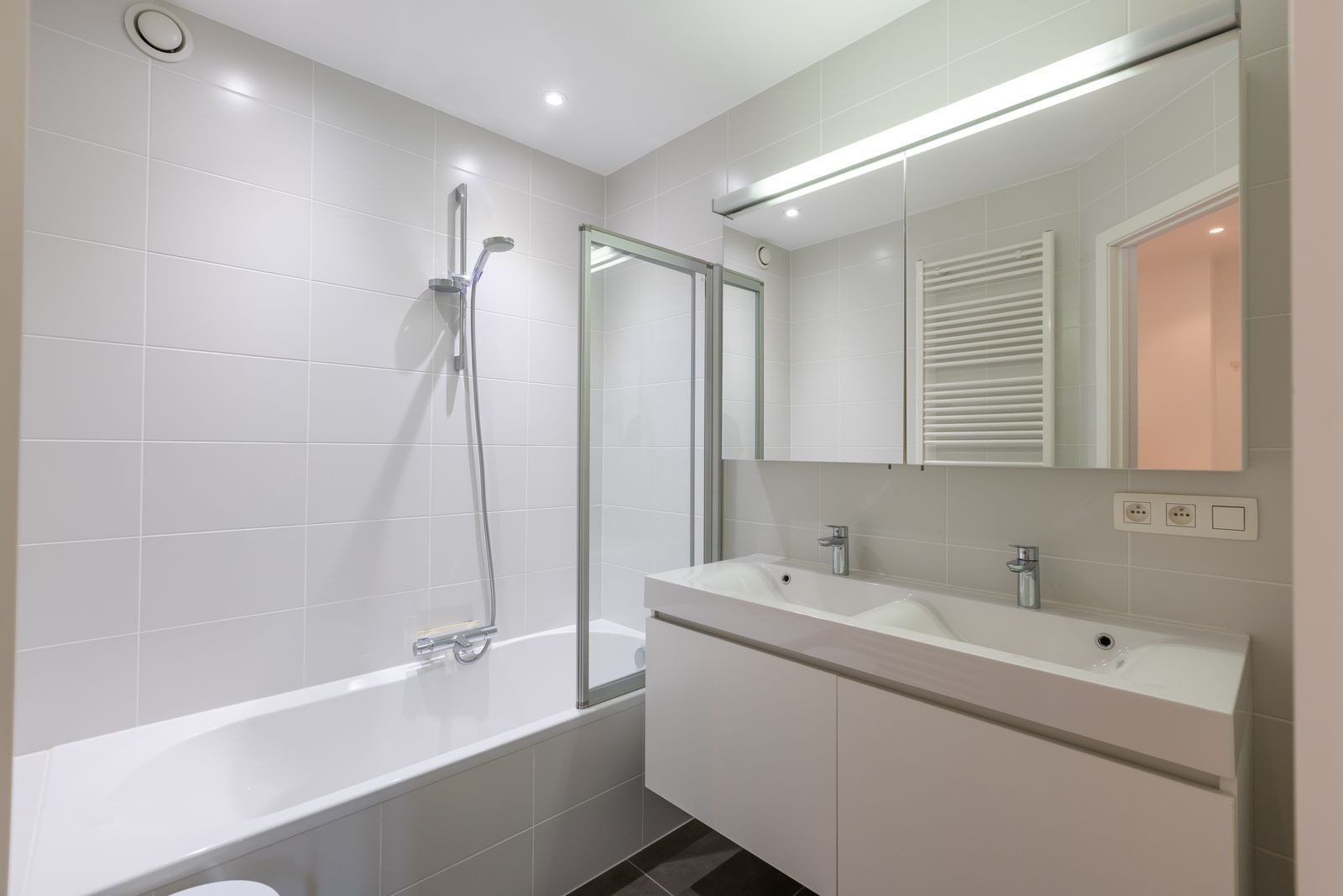 Modern, luxueus en ruim appartement met 2 slpk en 2 zonnige terrassen foto 13