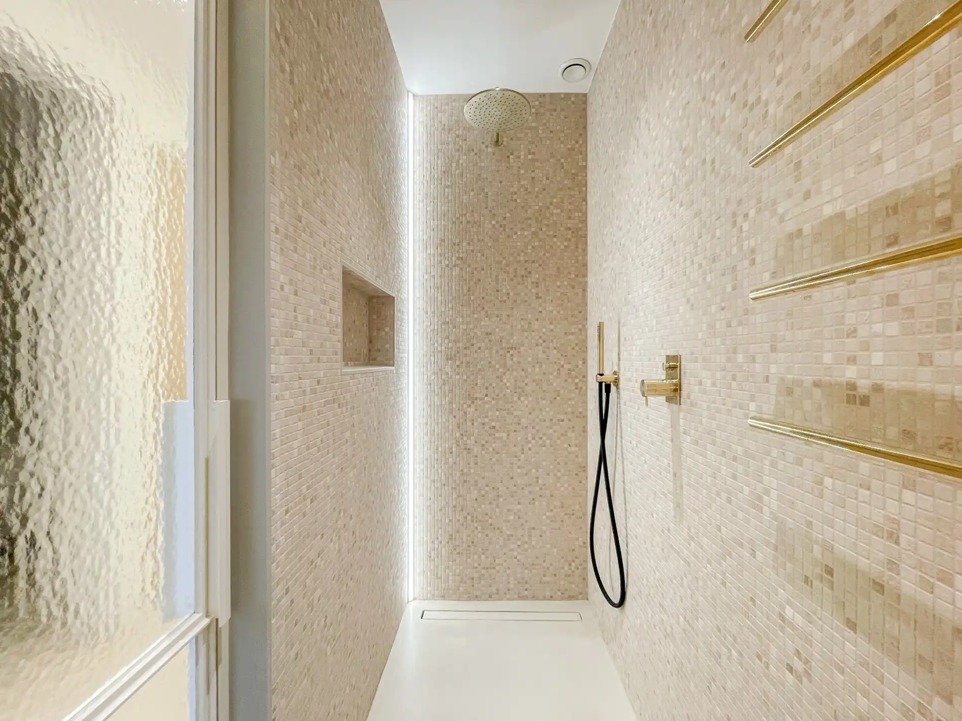 Luxueus volledig gerenoveerd appartement met een weids uitzicht gelegen in het Zoute. foto 15