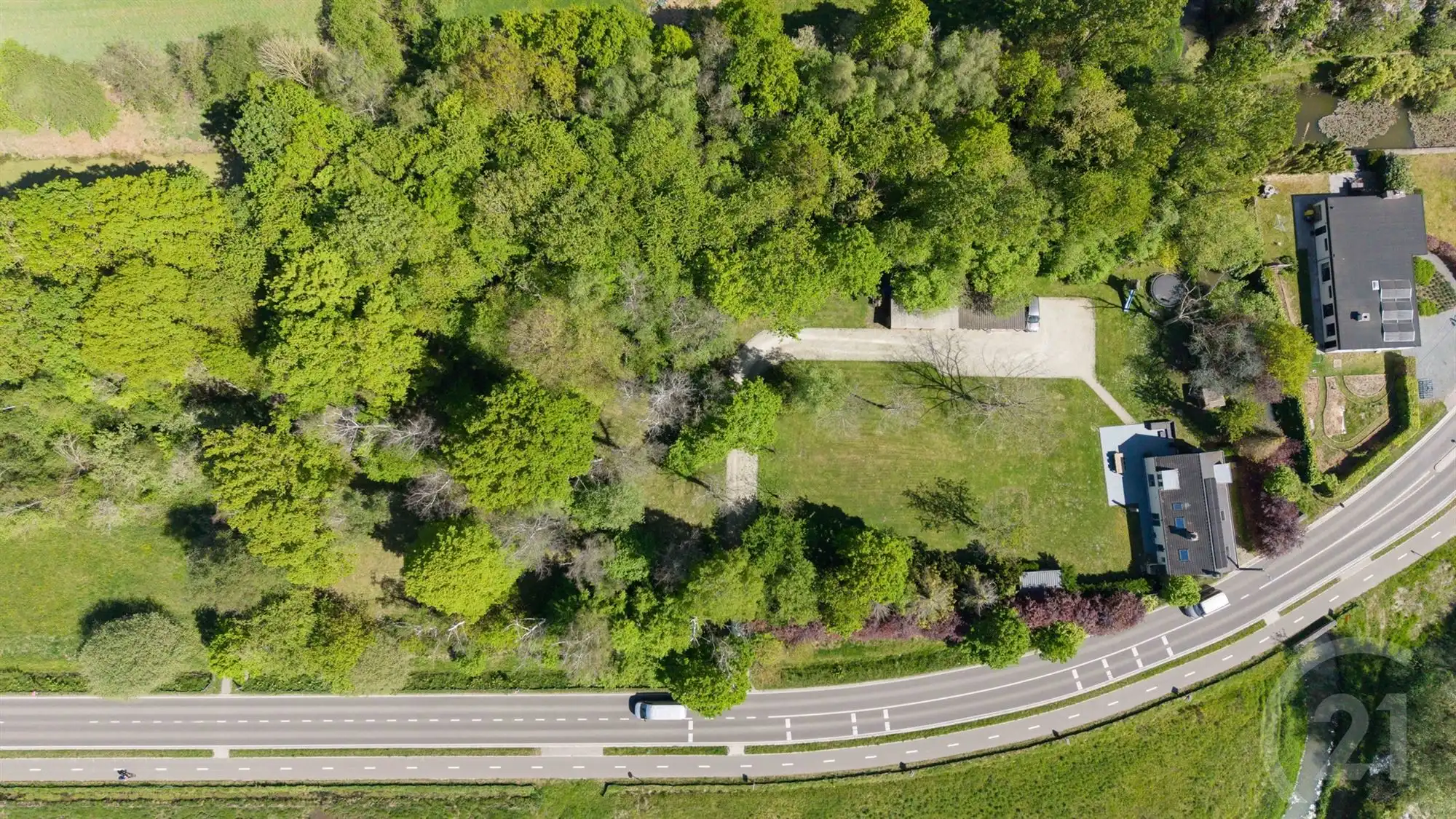 Landelijke woning op een prachtig perceel! foto 3