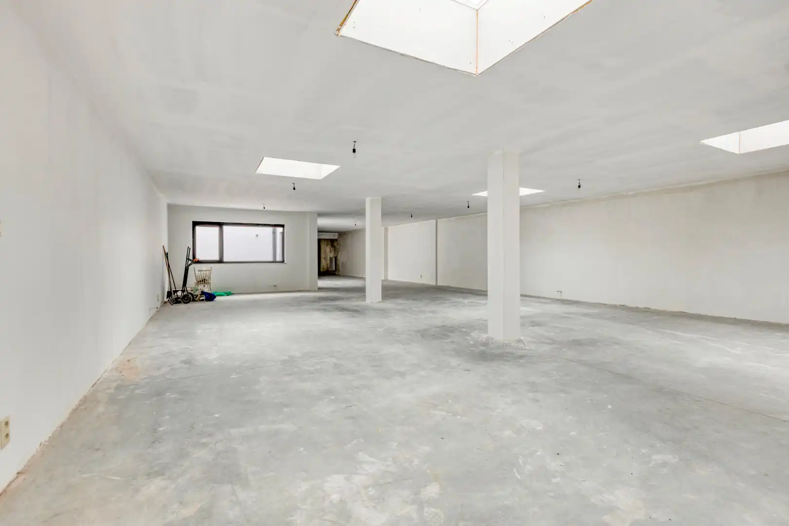 Ruime handelspand van 243 m² centraal gelegen in Mol centrum !  foto 12