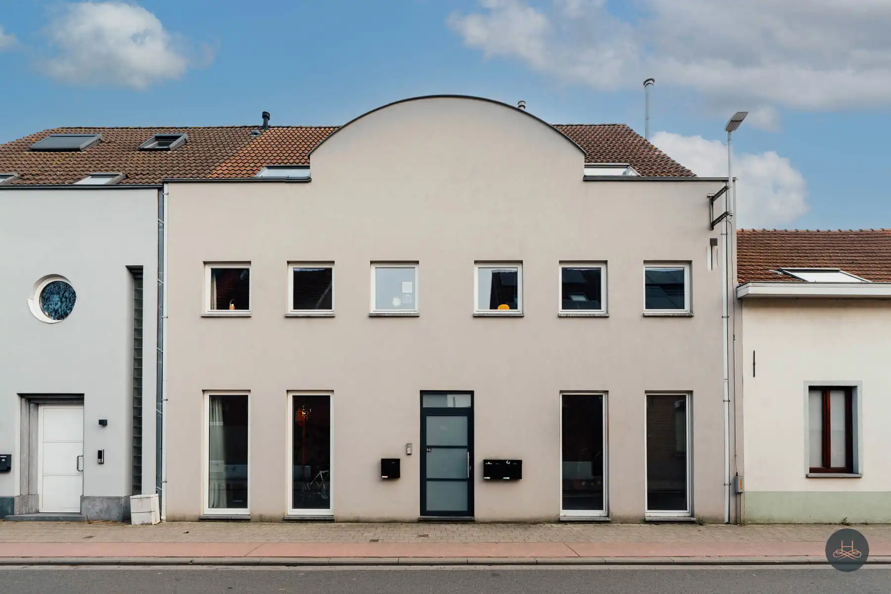 Uniek, instapklaar appartement met grote tuin op toplocatie foto 24