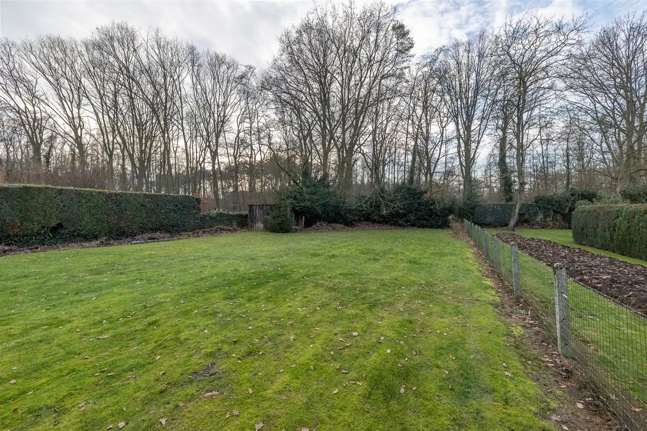 Vrijstaande woning met 3slk in verkeersluwe straat foto 29