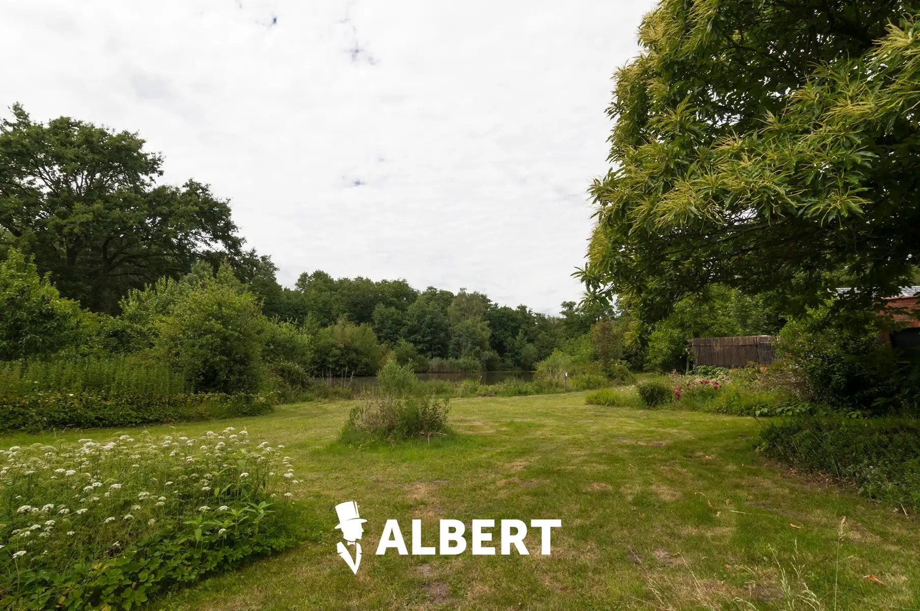 Exclusief landhuis met panoramisch zicht op vijver en bossen foto 34