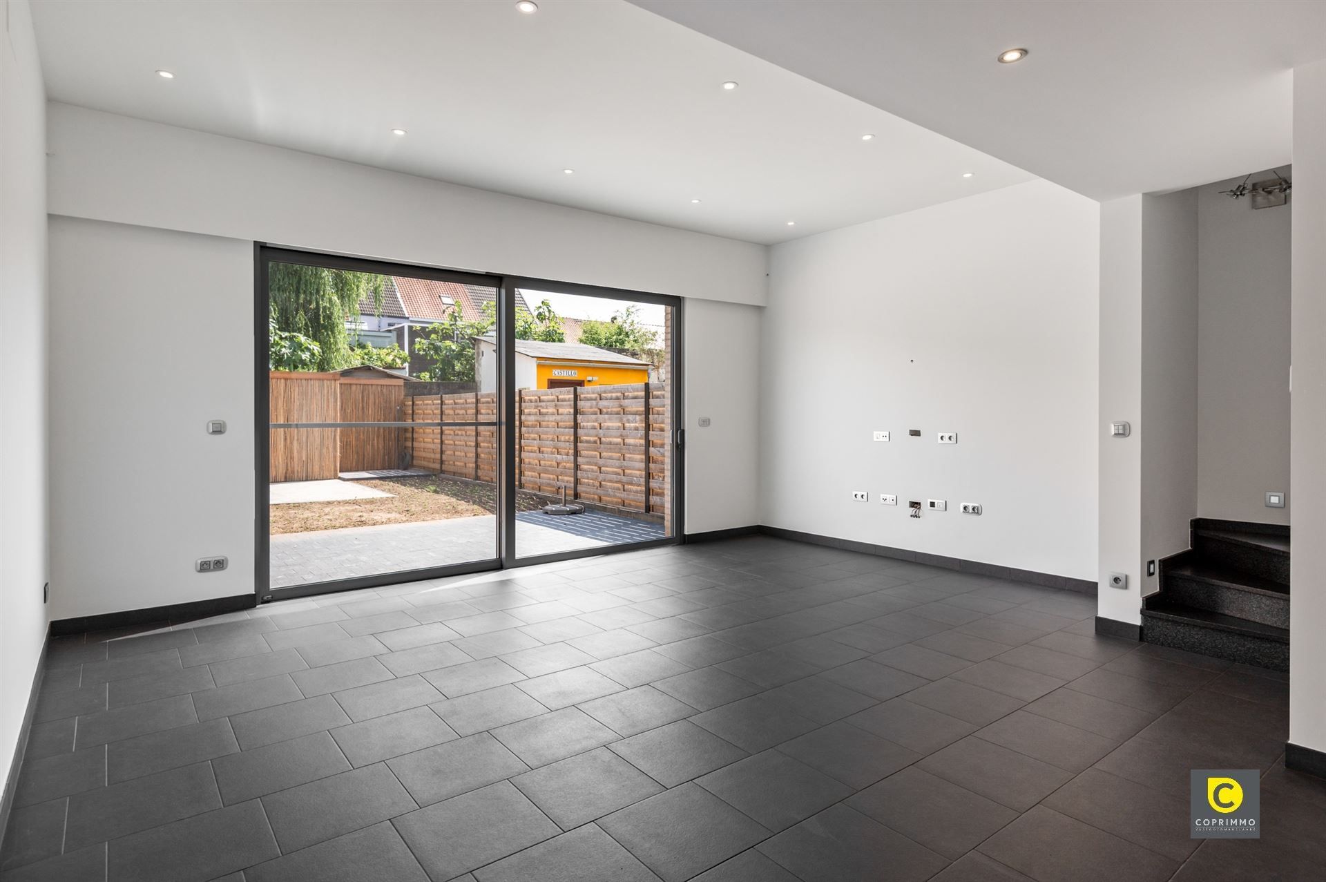 Recente instapklare woning op woonerf foto 9