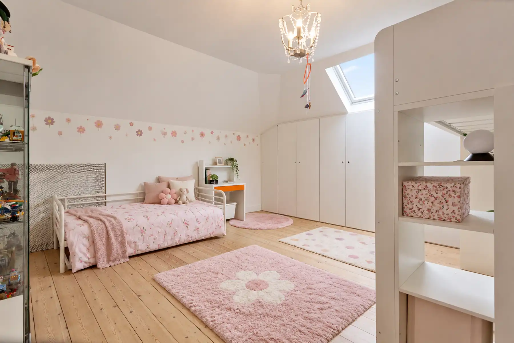 Ruim herenhuis van 571 m² met 8 slaapkamers en een tuin van bijna 20 are foto 18