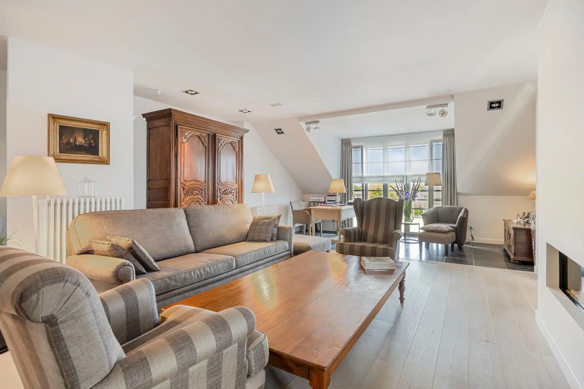 Ruim en luxueus dakappartement met uitzonderlijk dakterras van 104 m² in hartje Hasselt foto 2