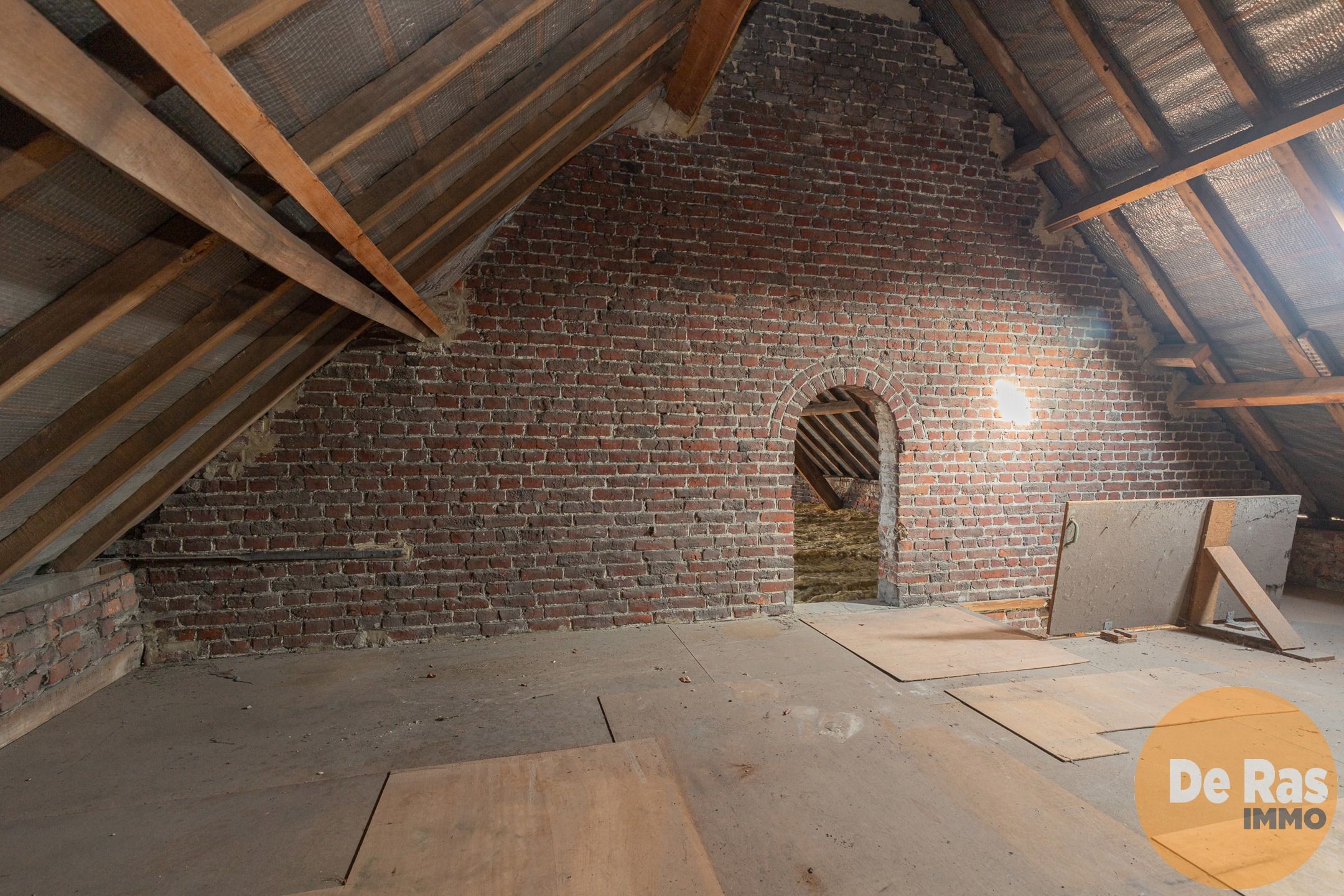 SINT-LIEVENS-HOUTEM – Vrijstaande woning met potentieel foto 14