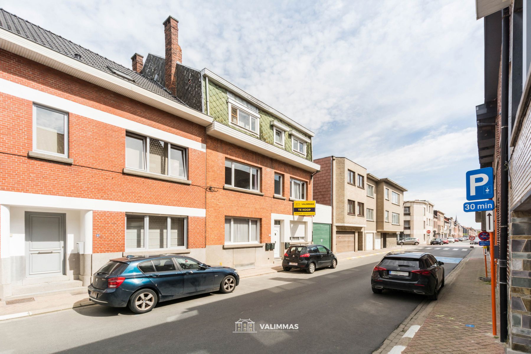 Zeer ruime woning mt 6 slaapkamers, grote garage & stadstuin foto 2