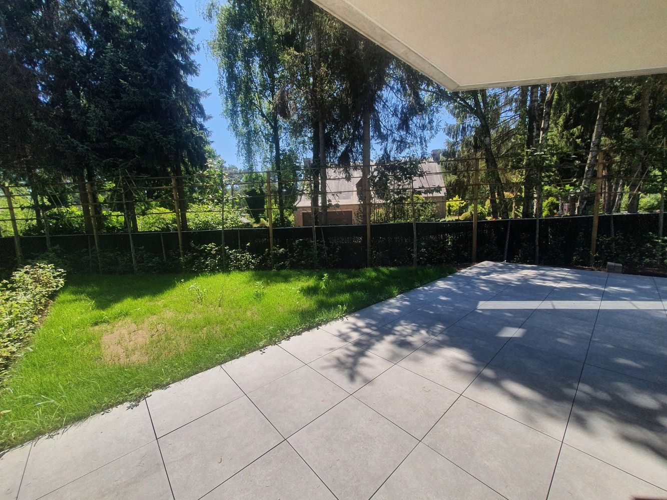 Luxueus nieuwbouwapp met 2 ruime slks en 2 prachtige terrassen (waarvan één met tuin), staanplaats en berging. foto 17