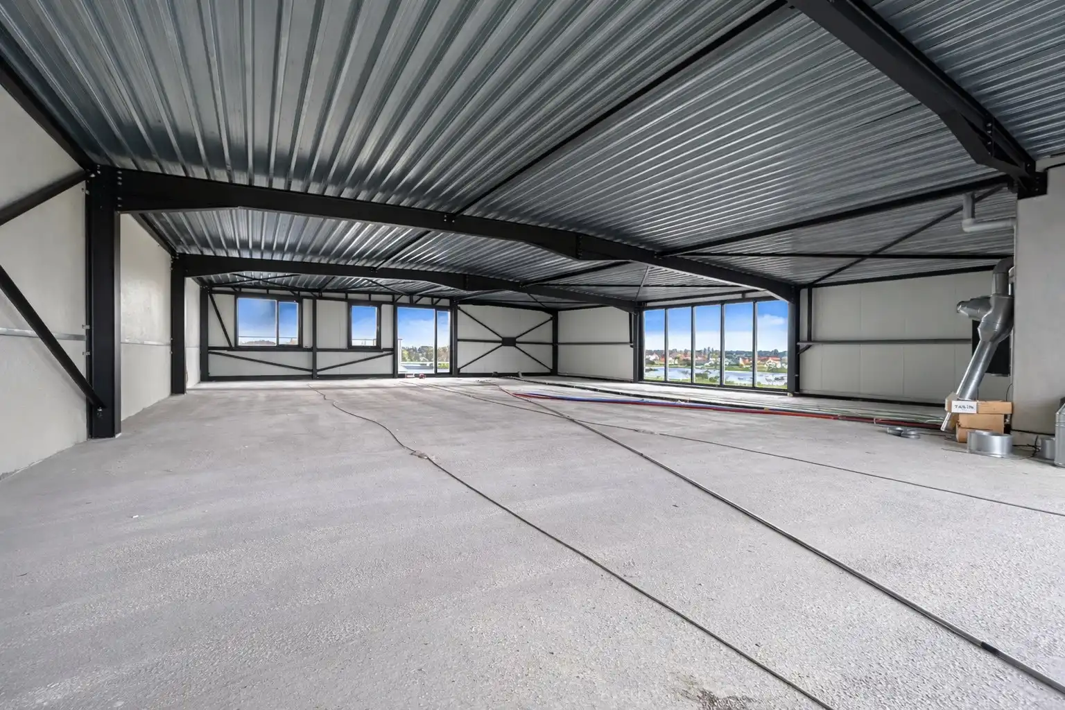 Commerciële ruimte te huur in nieuw bedrijfsgebouw foto 2