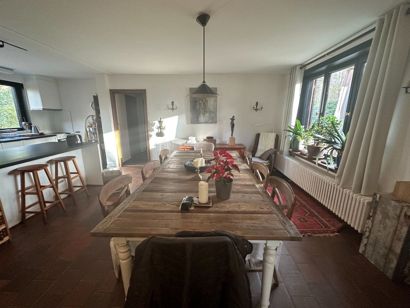 Residentieel gelegen, vrijstaande woning met bijgebouw foto 4