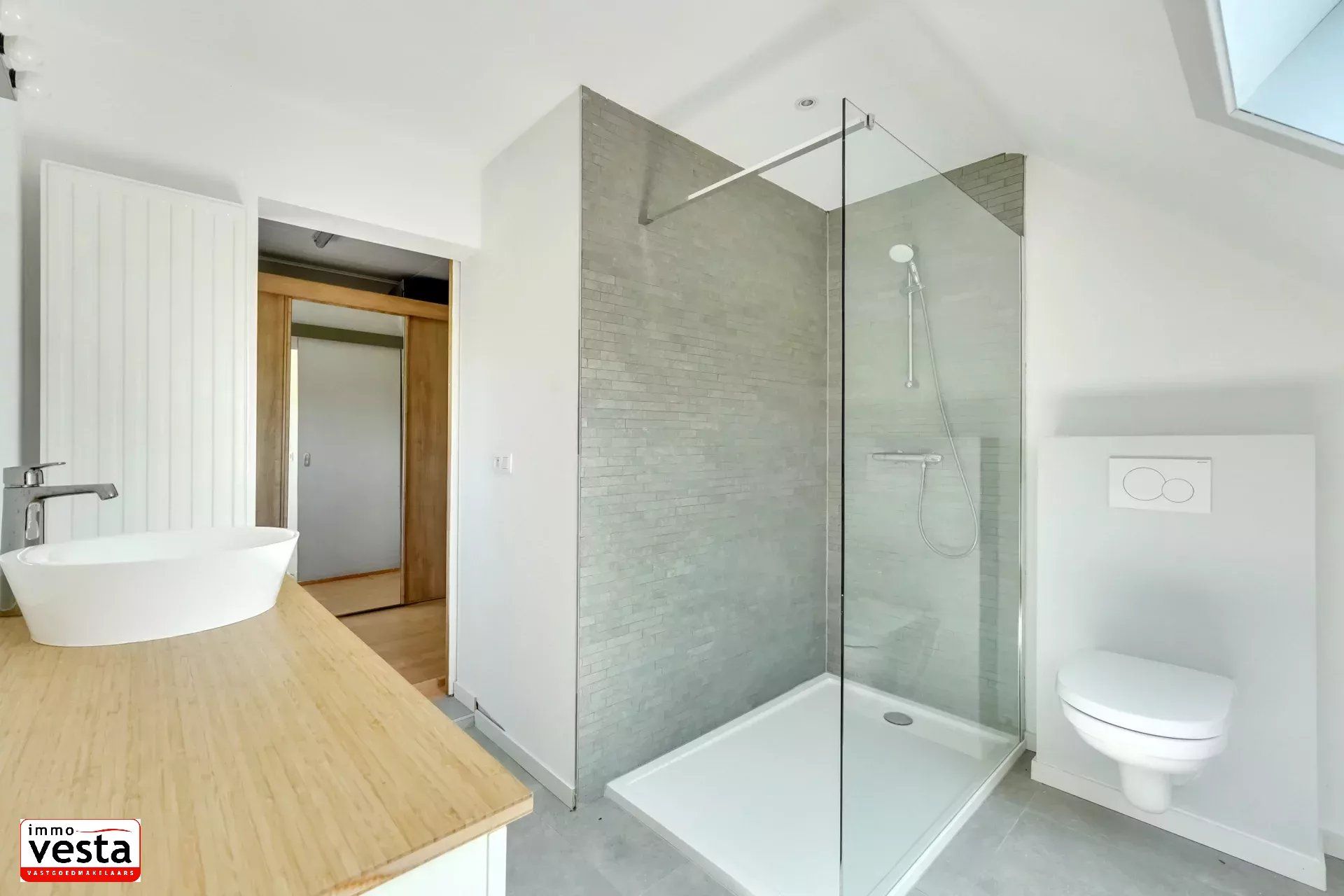 Ruime , landelijk gelegen woning met loods foto 21