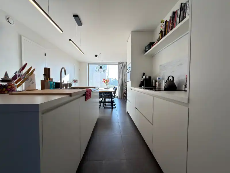 Energiezuinige woning met tijdloze architectuur in het charmante Oostduinkerke dorp! foto 8