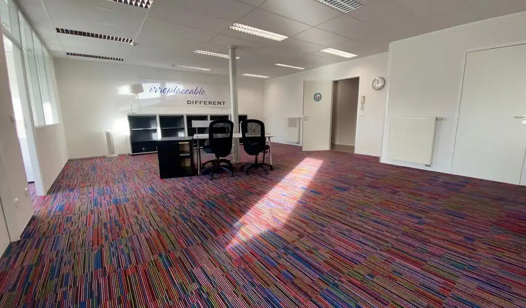 Instapklaar kantoor te huur in Brandstraat, Lokeren foto 12