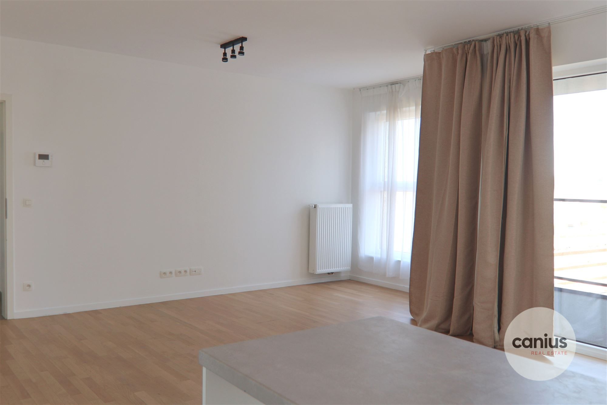 APP. MET 2 SLKS, AUTOSTAANPLAATS + KELDERBERGING foto 5