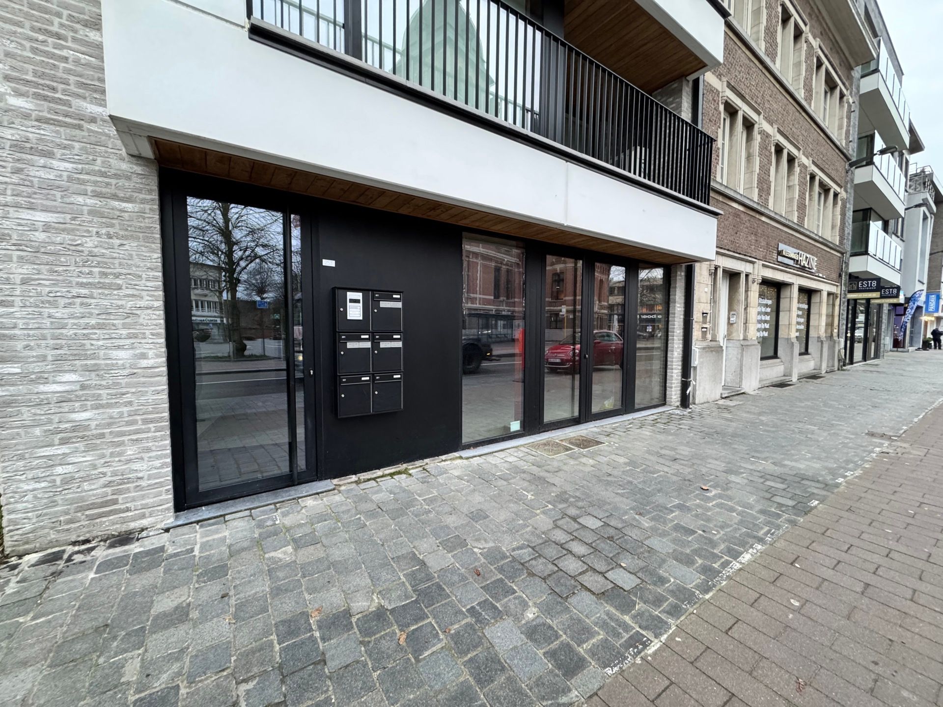 Casco kantoor-/handelsruimte te koop te Brasschaat! foto {{pictureIndex}}