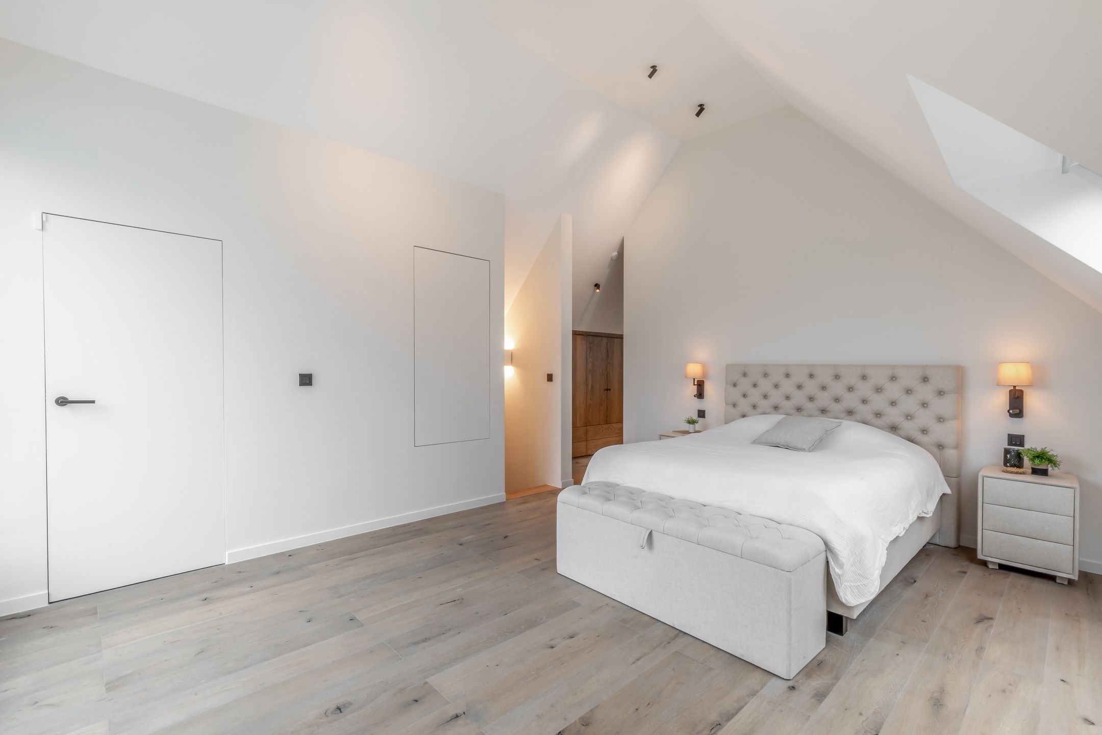 Penthouse met zeer ruim terras( 30m²), privé lift en spa foto 28