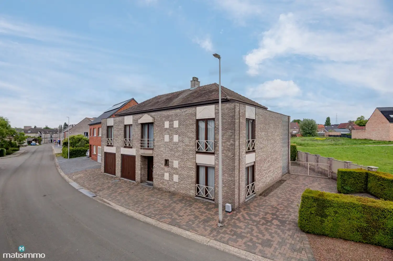 MEERSGEZINSWONING (2 APP.) MET 2 GARAGES, KELDER, ZOLDER EN RUIME TUIN IN MUNSTERBILZEN foto 57