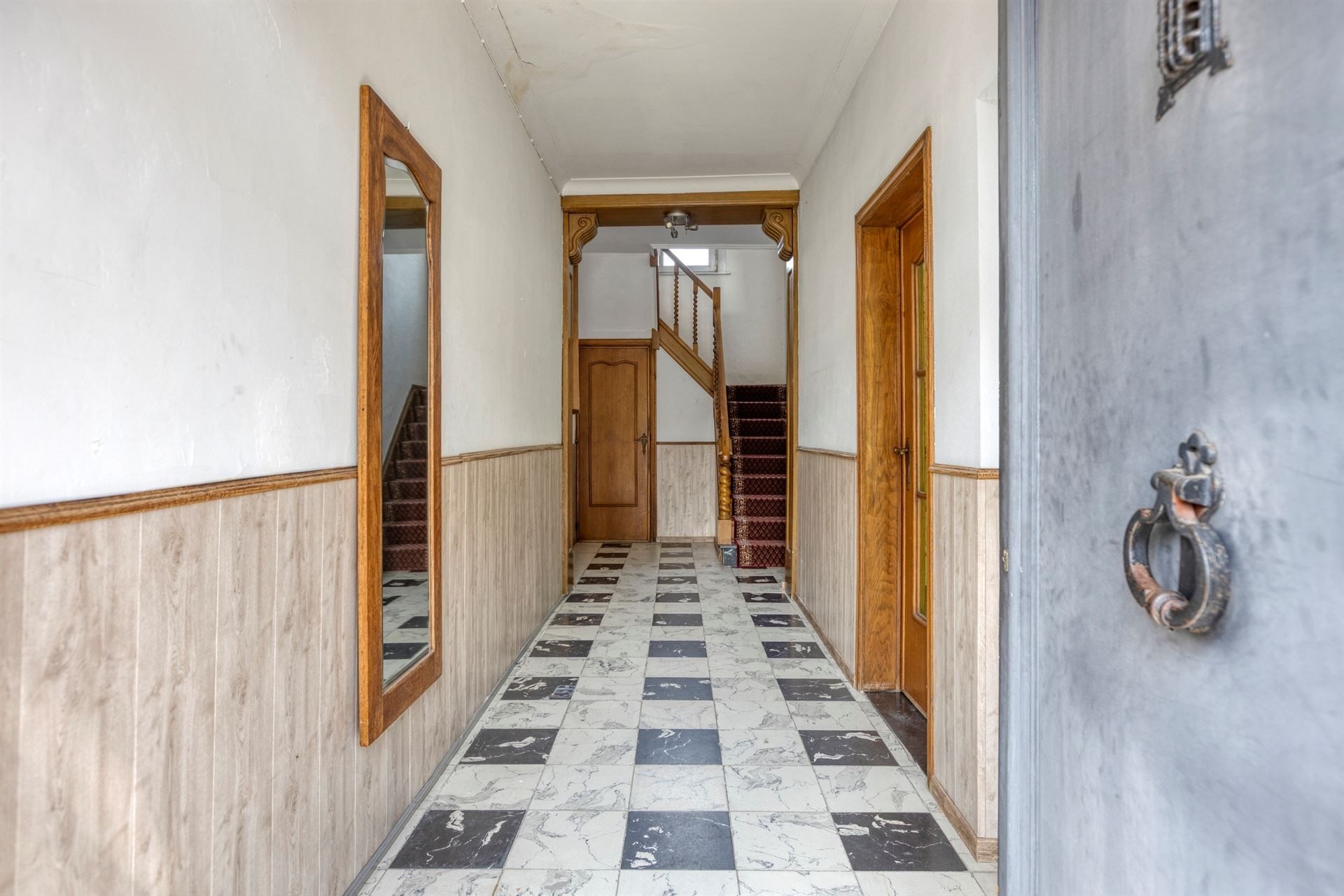 Charmante woning met tuin én ruime garage. 4 Slaapkamers. foto 3