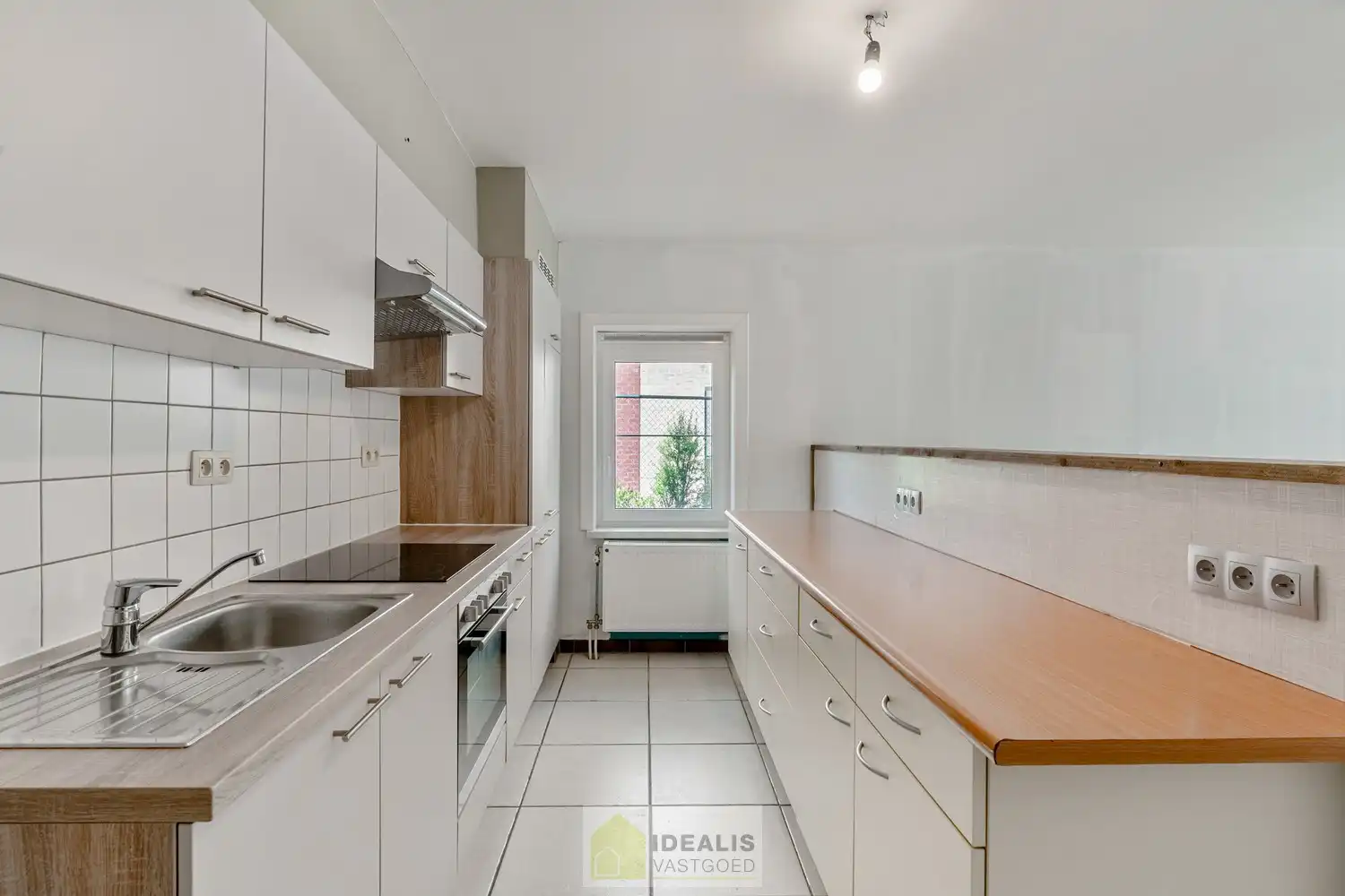 IDEALIS VASTGOED – GELIJKSVLOERS APPARTEMENT GELEGEN OP UITERST CENTRALE LOCATIE TE HECHTEL-EKSEL foto 10