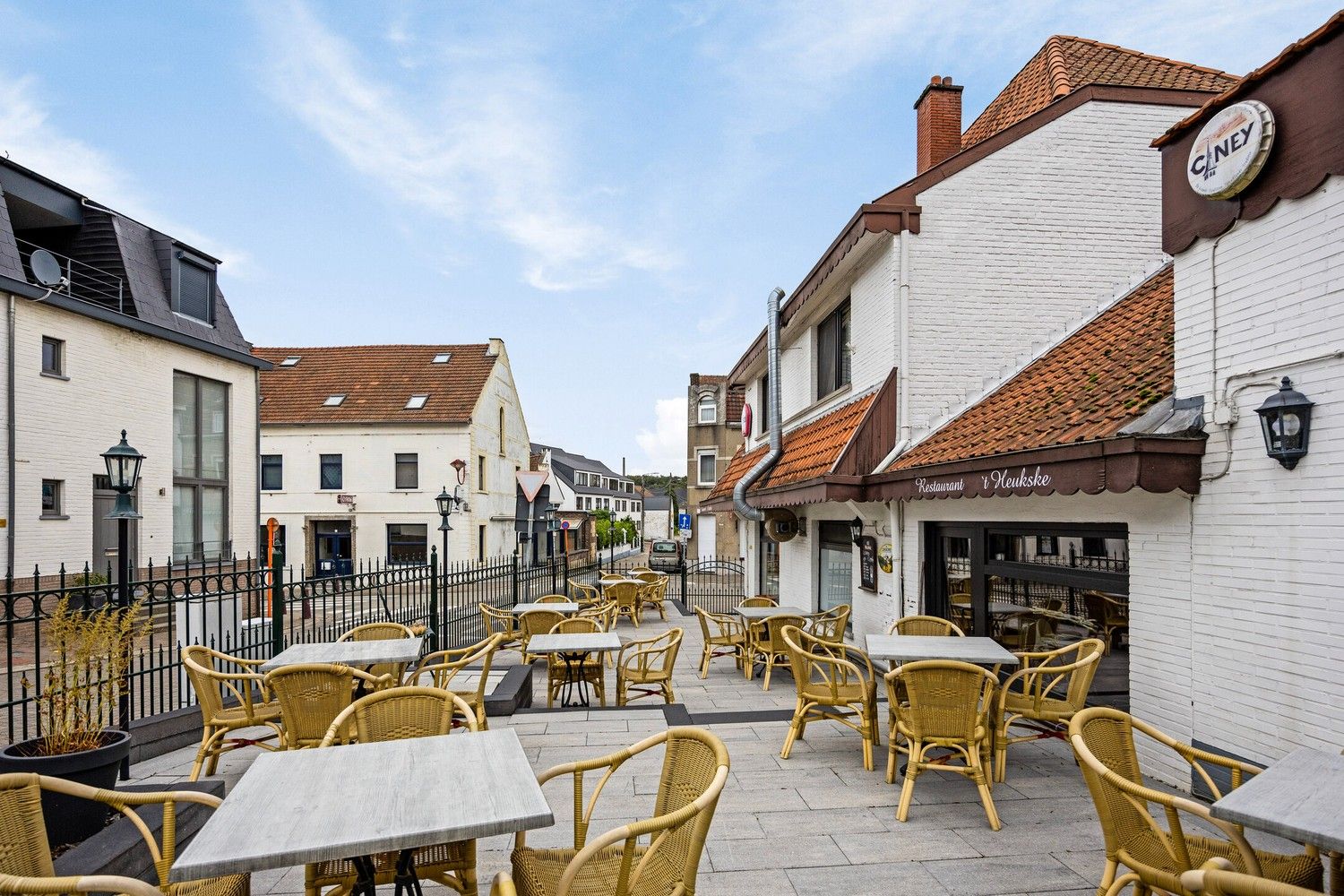 Restaurant ‘Het Heukske’ met bovenliggende woonst te koop in het gezellige Kanne, Riemst. foto 12