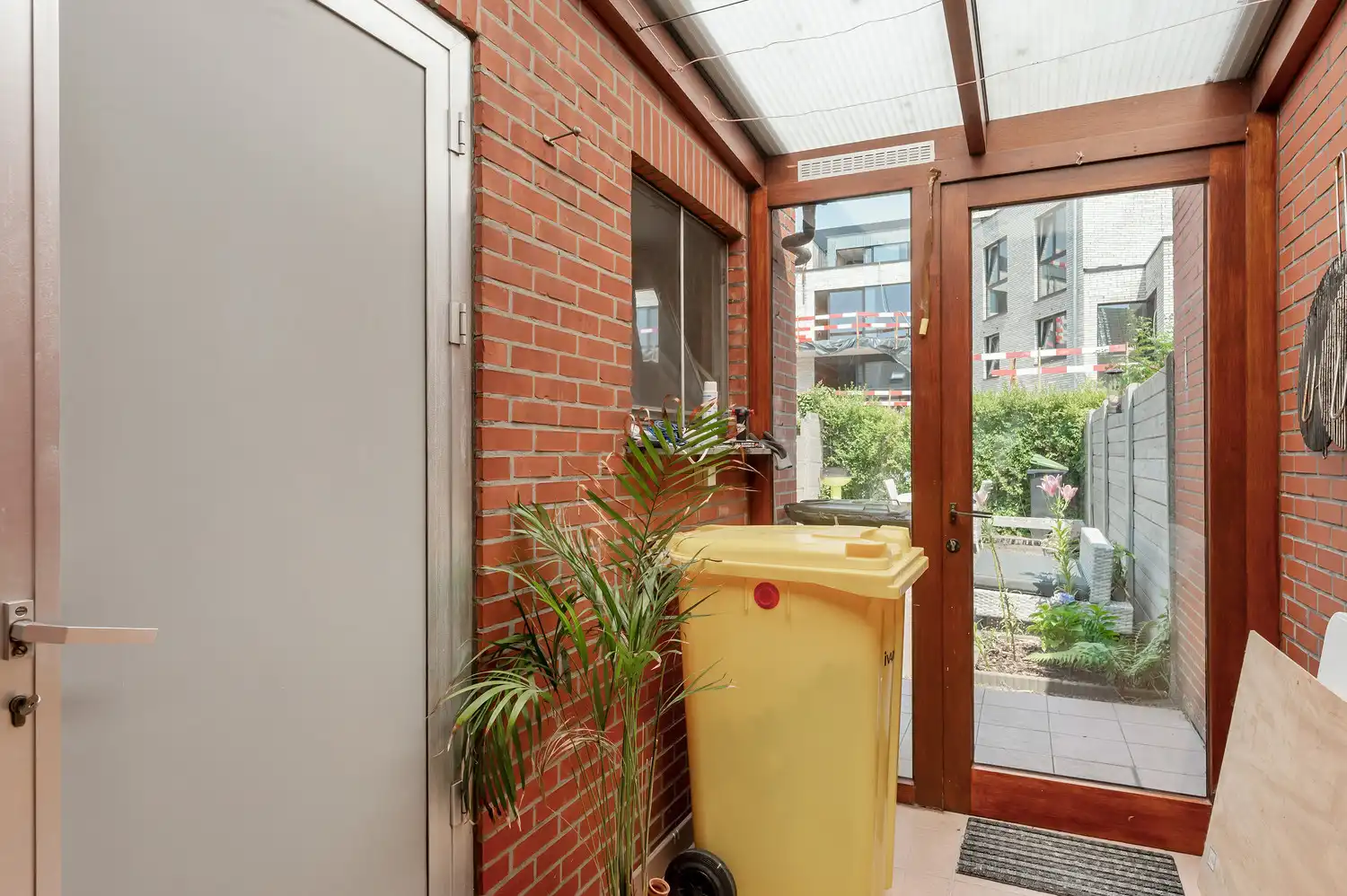 Te renoveren rijwoning met stadstuin op topligging. foto 13