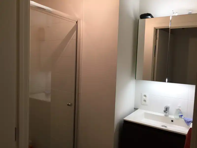 3-slpk appartement met terras, voor-en achtertuin, 2 autostapl. en 2 kelderbergingen. foto 11