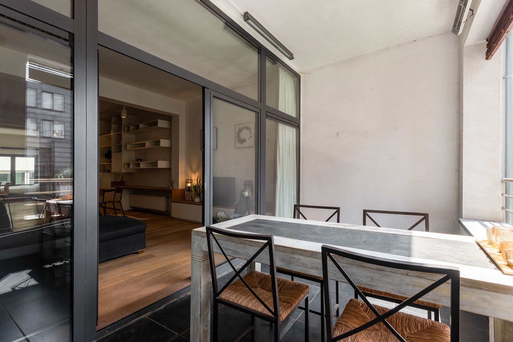 Stijlvol appartement met 30 m² terras en veel berging foto 11
