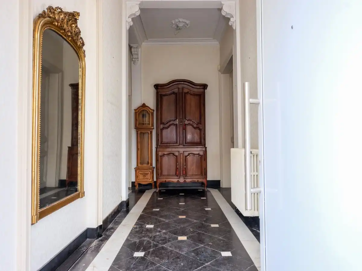 Izegem – Karaktervolle pastoriewoning met diepe tuin en tal van mogelijkheden foto 2