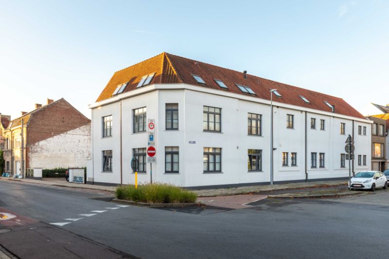 Centrum Roeselare : zeer verzorgde opbrengsteigendom te koop nabij centrum en station bestaande uit 6 appartementen-4 woningen en 10 staanplaatsen foto 3