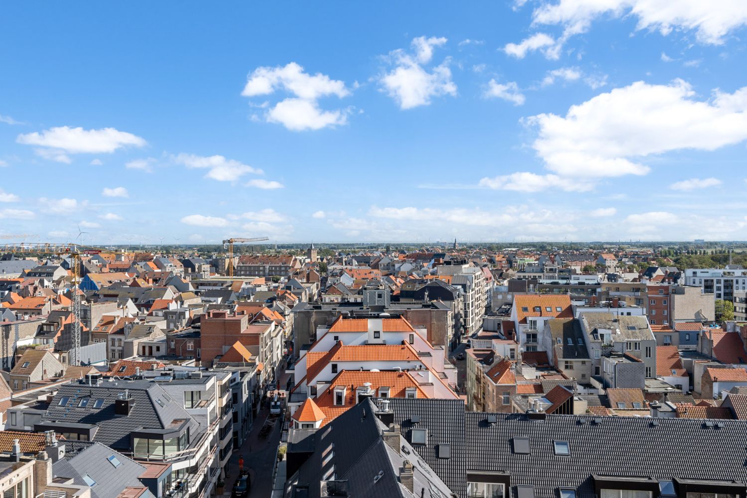 Lichtrijk één slaapkamer appartement met zijdelings zeezicht foto 14