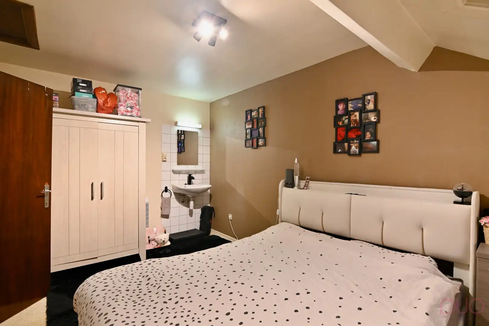 Instapklare woning in hartje Sint-Truiden met gezellige stadstuin en garage foto 12