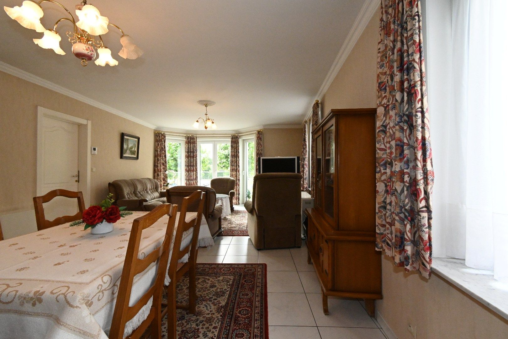 Instapklaar appartement met 2  slpk. en garage gelegen centrum Maldegem foto 5