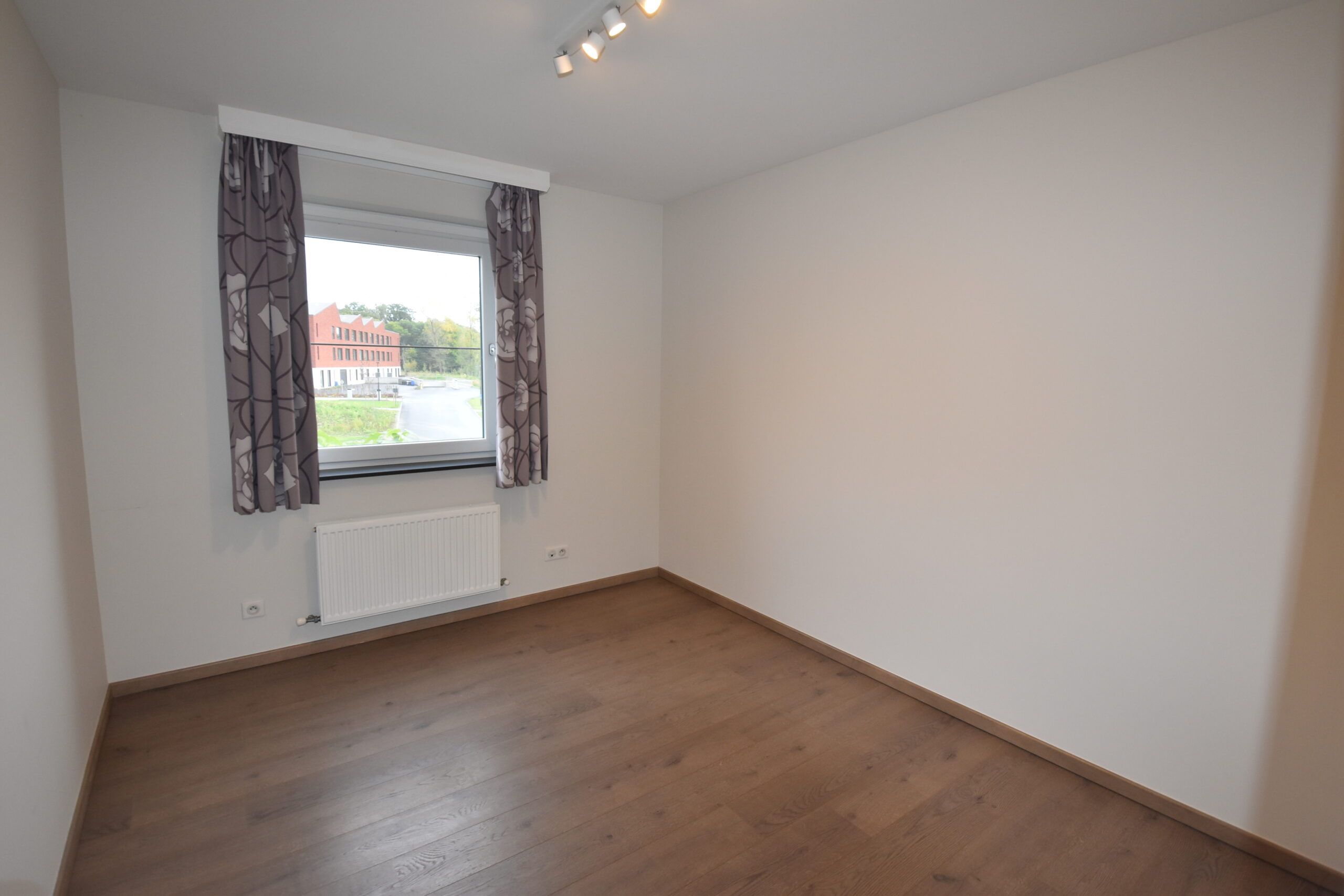 Trendy recent 2 slpk appartement met garagebox foto 9