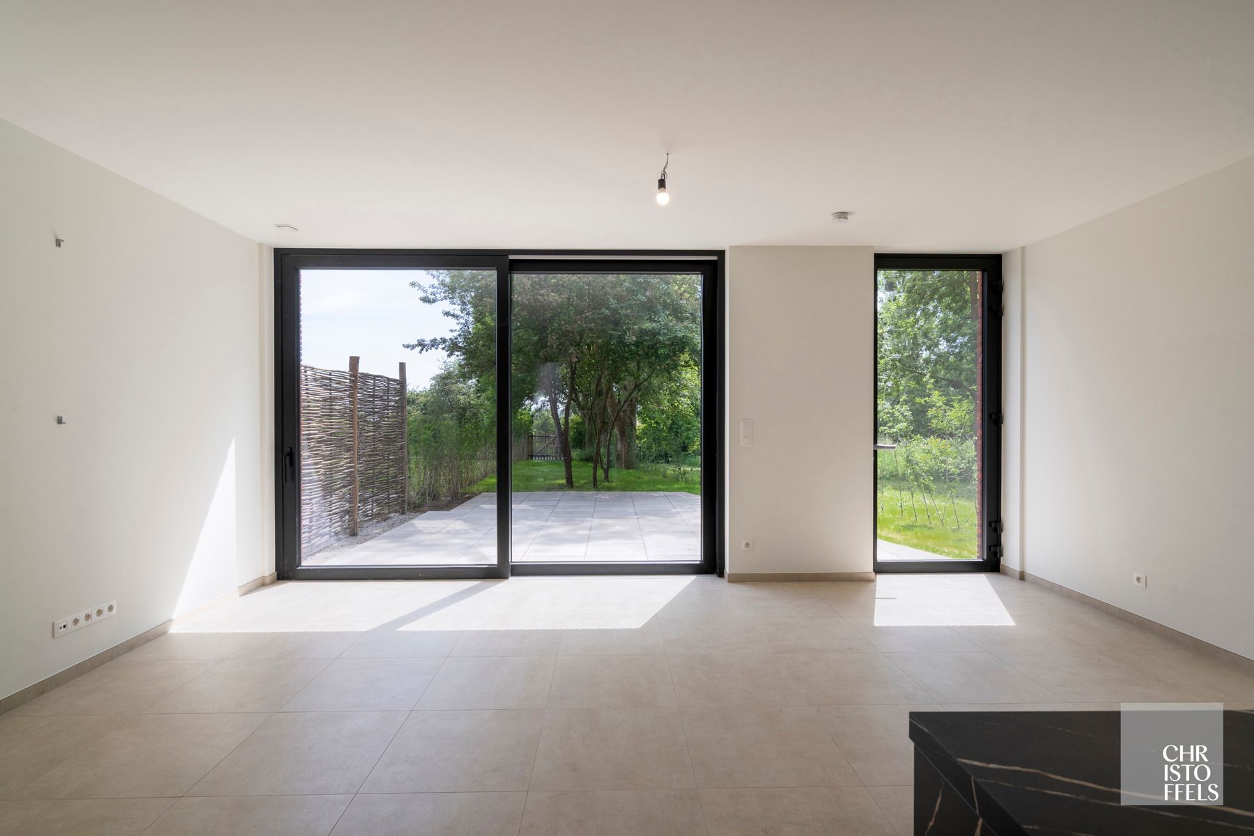 Gezinswoning (180m²) in een gerenoveerde hoeve te Riemst! foto 5