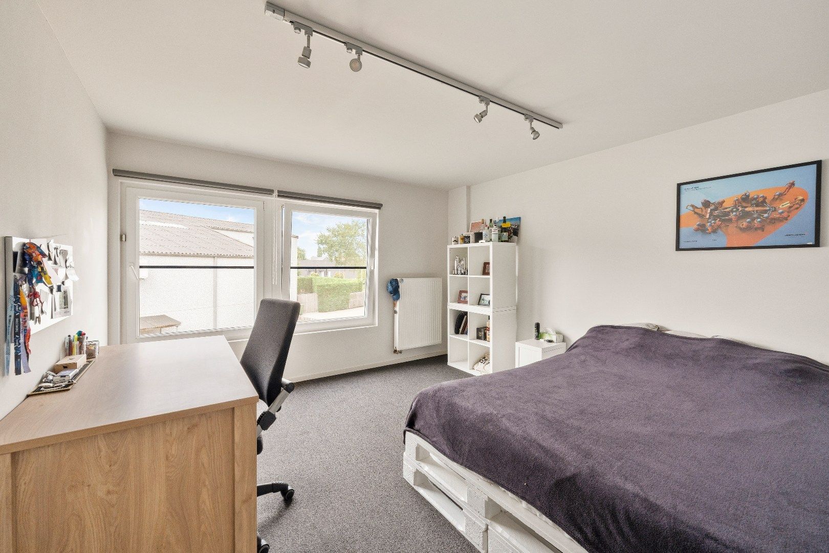 Prachtige woning met 4 slaapkamers en ruim magazijn op bedrijventerrein. foto 10