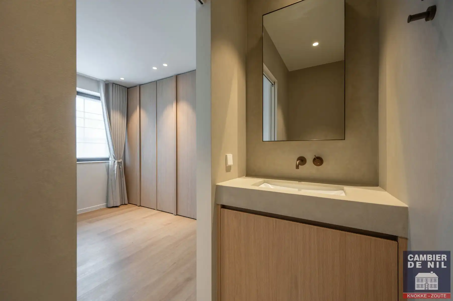 Schitterend afgewerkte nieuwbouwwoning, zeer centraal gelegen, op enkele passen van de groentemarkt foto 15