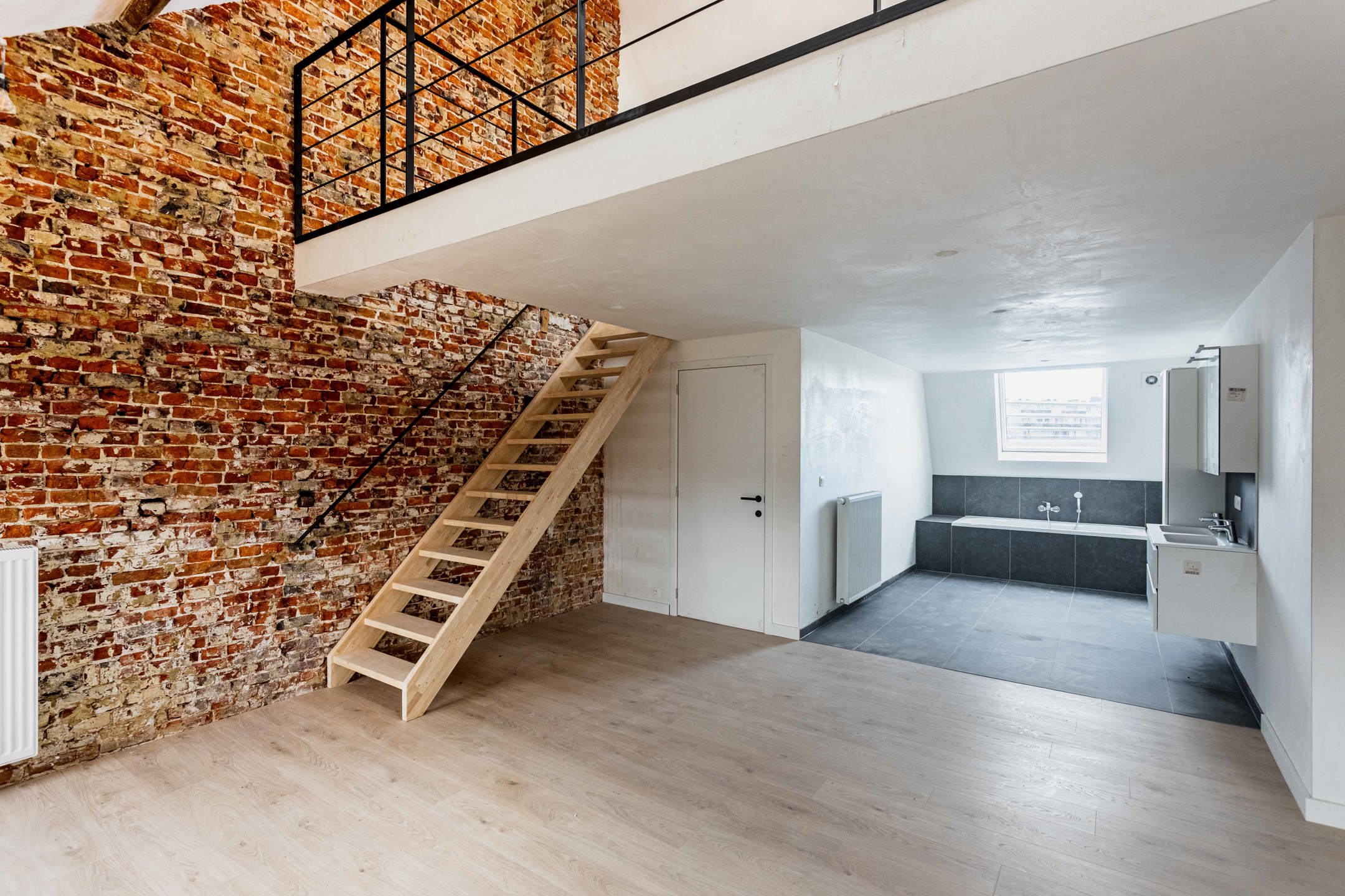 Ruime totaalrenovatie nabij centrum & station met stadstuin foto 12