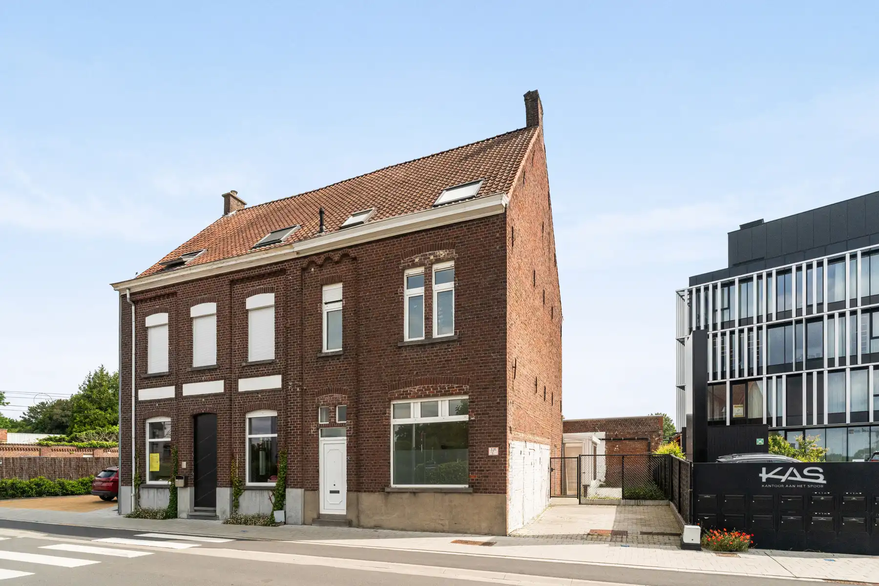 Verrassend ruime grotendeels al gerenoveerde woning, 4 slpks foto 19