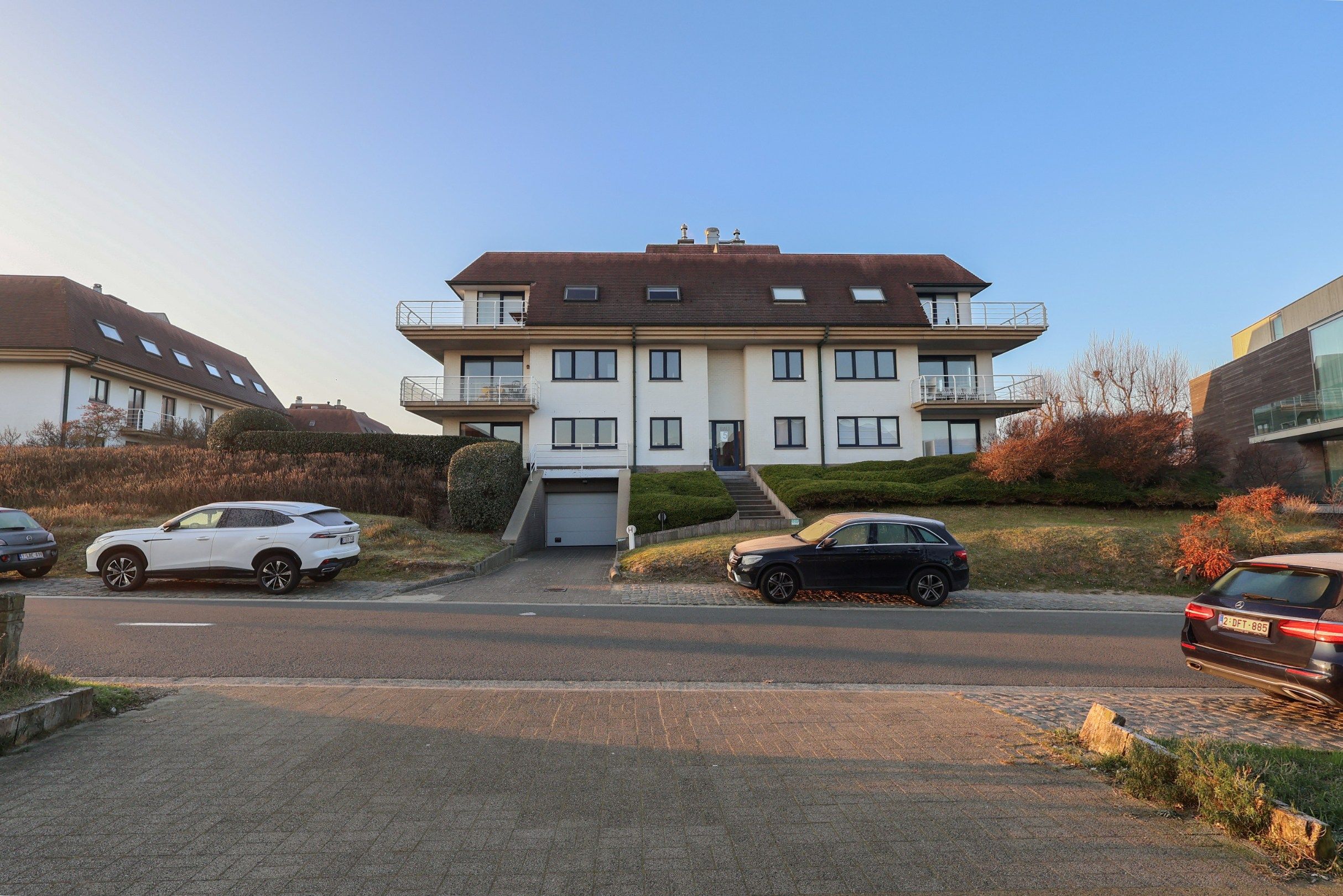 Goed gelegen garagebox in Oostduinkerke-bad foto {{pictureIndex}}