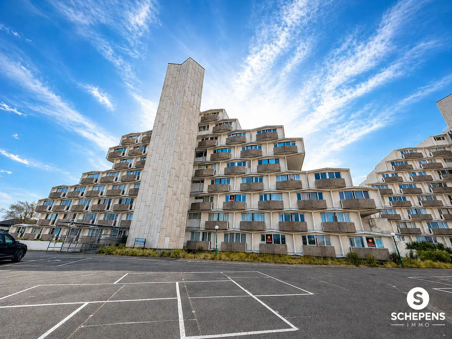 Hoofdfoto van de publicatie: Te renoveren appartement met terras in Park Atlantis – De Haan.