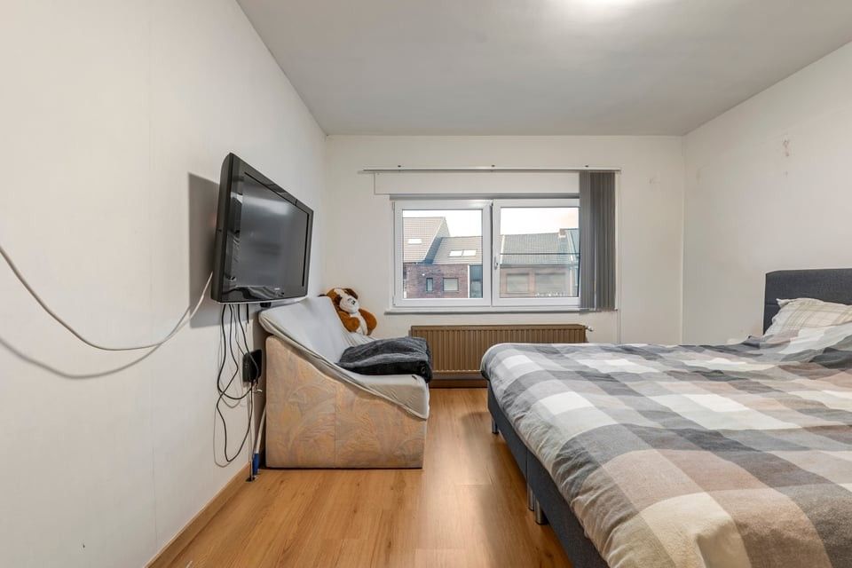 INSTAPKLARE GEZINSWONING MET 4 SLAAPKAMERS EN ZONNIGE TUIN OP TOPLOCATIE foto 30