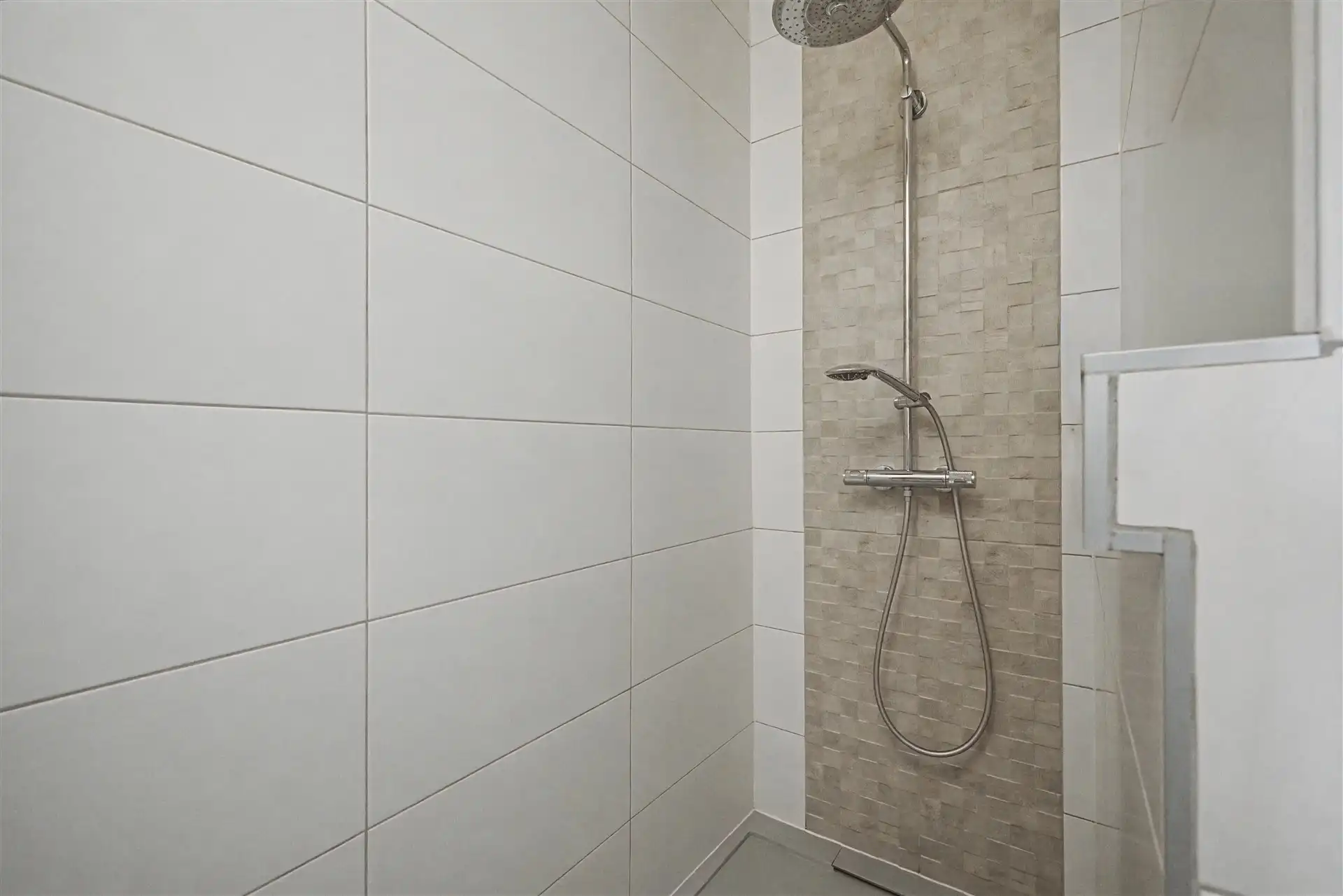 Charmante starterswoning met prachtig uitzicht foto 9